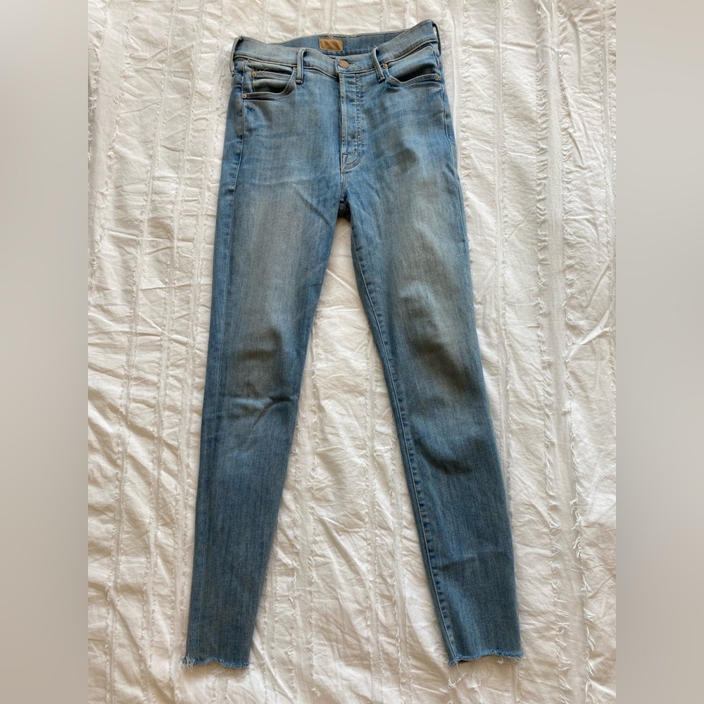 MOTHER Skinny Blue Jeans with Vintage Appeal